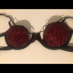 Victoria’s Secret bra 34b
